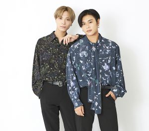 【完売品＆新品未使用＆匿名配送】天下一品　金＆銀のどんぶり　２点セット　レンゲ付 完売＆天下一品 金のどんぶりと銀のどんぶり 2個セット 令和